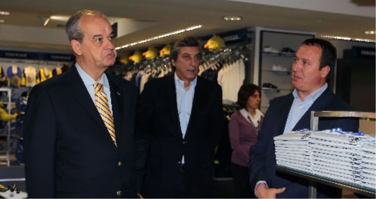 İlker Başbuğ\'dan Fenerbahçe Kulübü\'ne Ziyaret