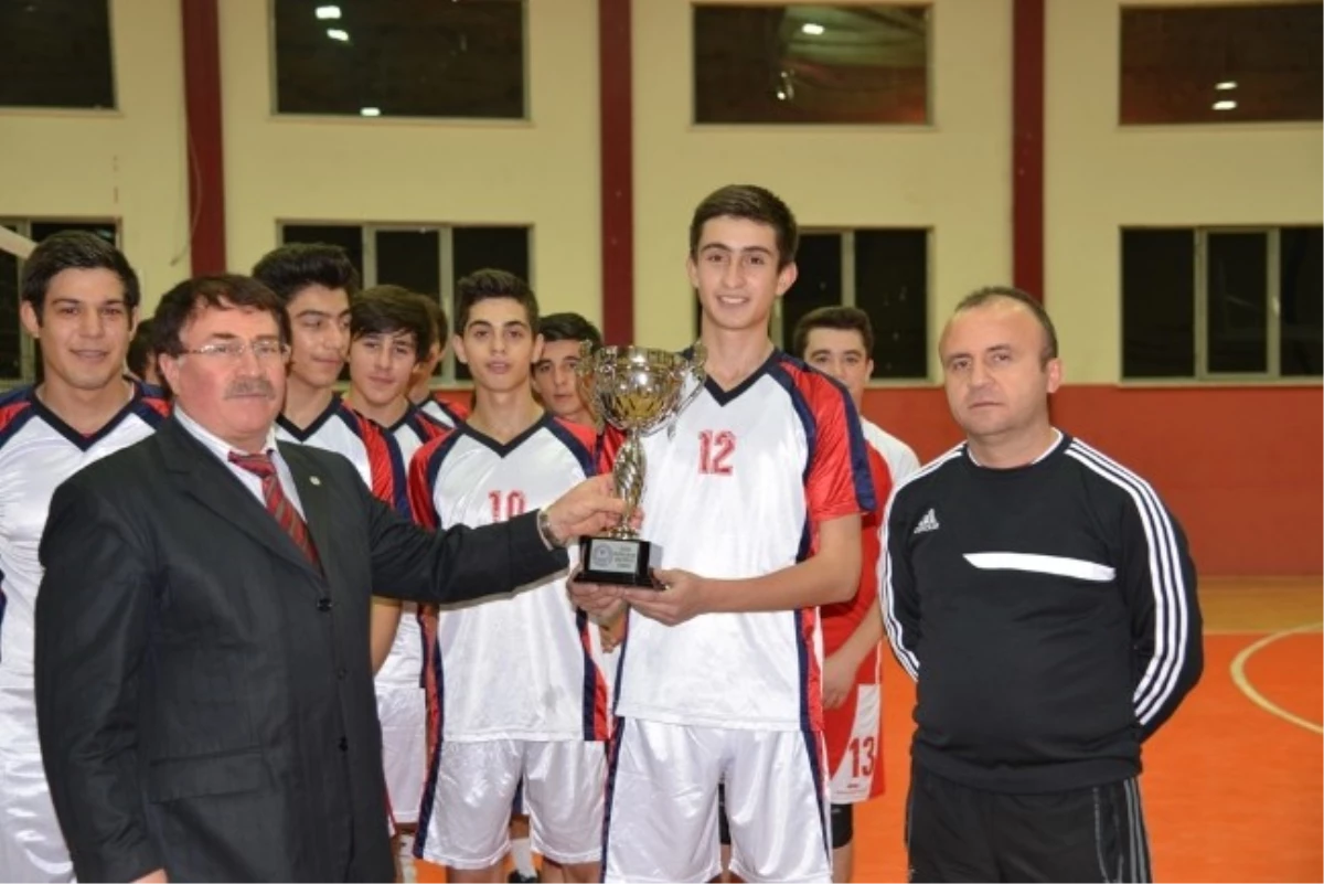 Melikgazi Belediyespor Yıldız Voleybol Takımı Final İstiyor