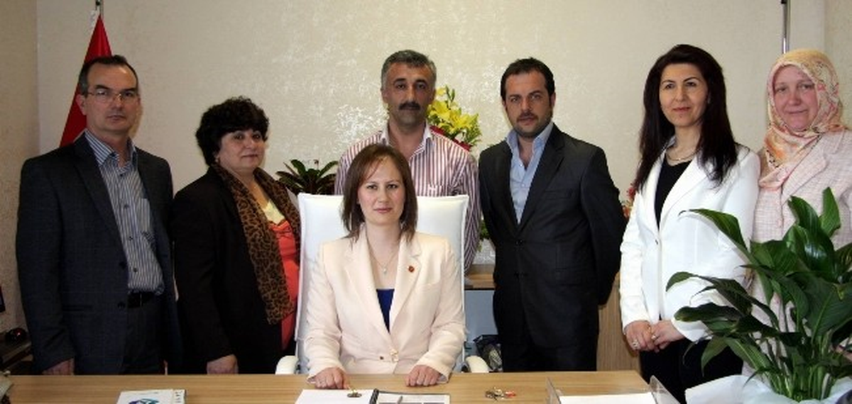 Bursa\'nın En Eski Mahallesinin İlk Kadın Muhtarı Görevine Başladı