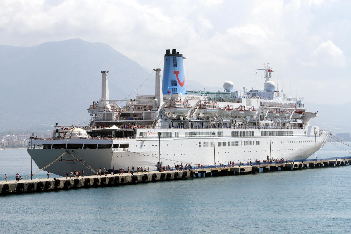 Thomson Spirit Bin 305 Yolcusuyla Alanya\'ya Geldi
