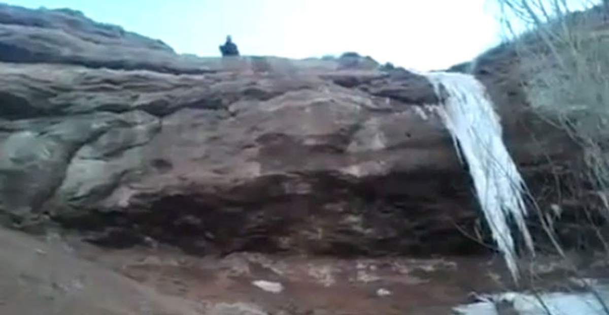 Uçurumdan Düşen Adam ve Aşırı Sakin Arkadaş Grubu