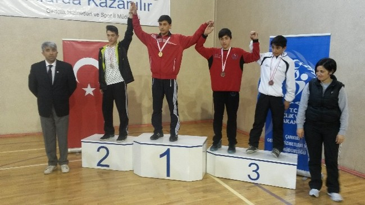 Yalova Sporcular Çankırı\'da 2 Madalya Kazandı
