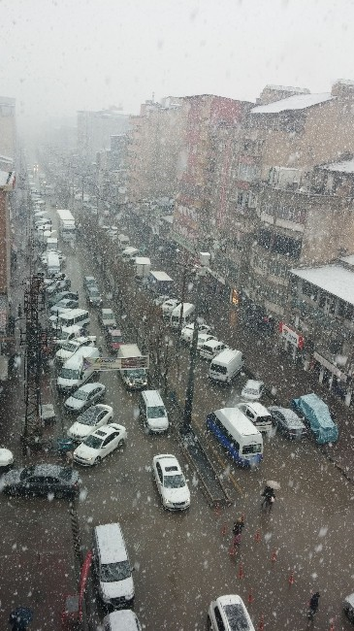 Yüksekova\'da Kar Yağışı