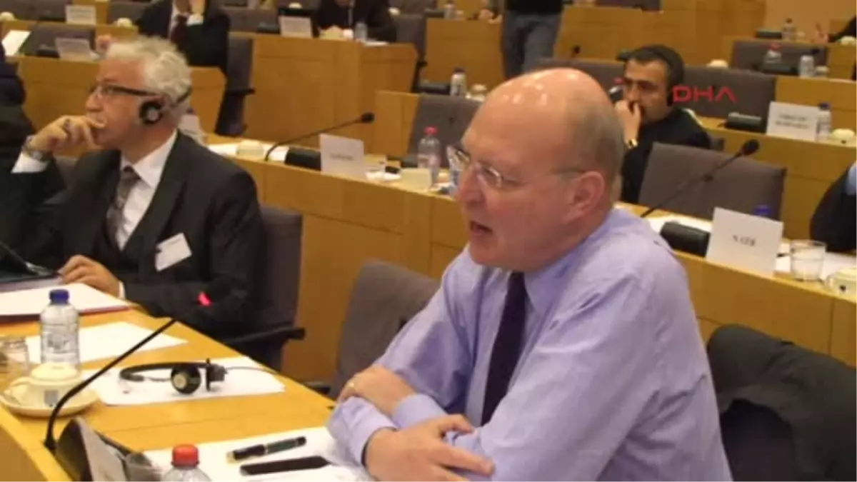 AB Toplantısında \'Gülen\' Tartışması... Bakan Çavuşoğlu Kaynaklarınızı Değiştirin, Yalancılara da...