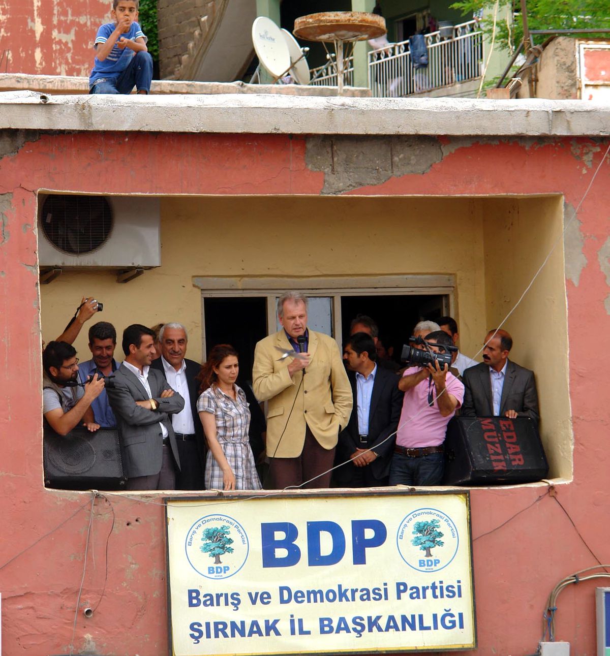 Kck\'dan Tahliye Edilen Uysal\'dan Basın Açıklaması