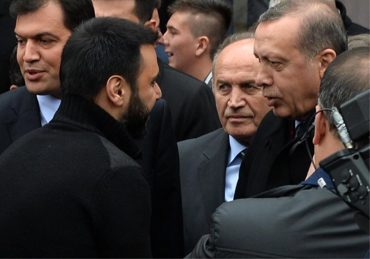 Erdoğan, Cuma Çıkışı Alişan\'la Sohbet Etti