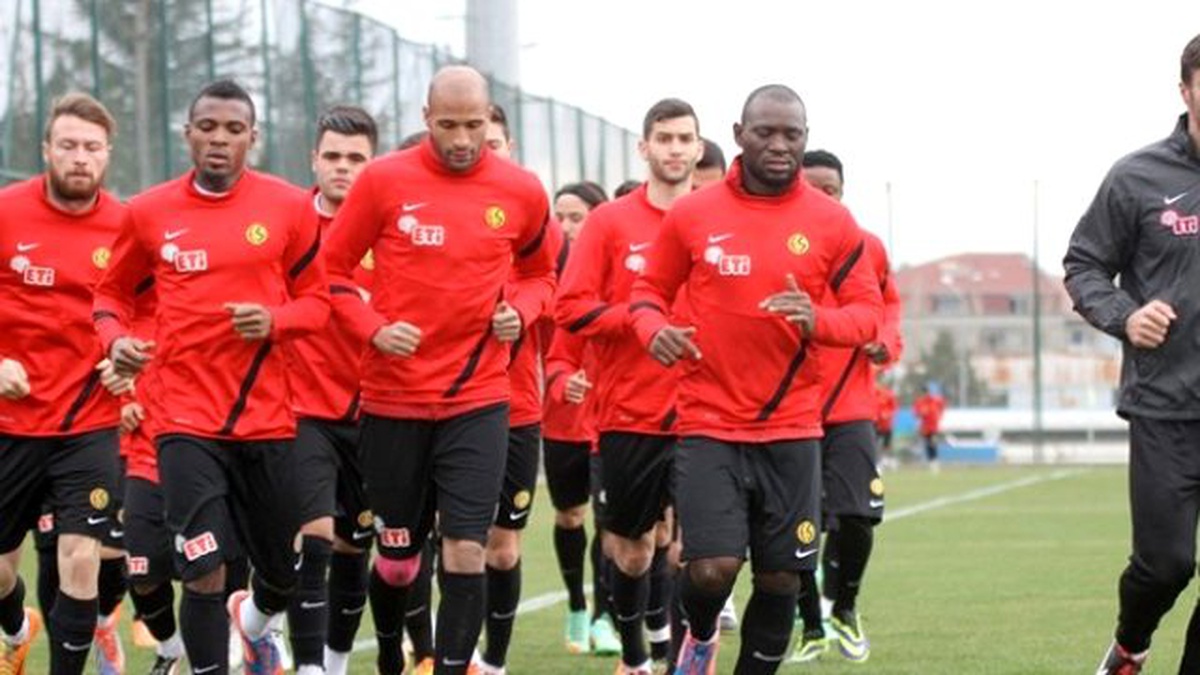 Eskişehirspor\'da Trabzonspor Mesaisi
