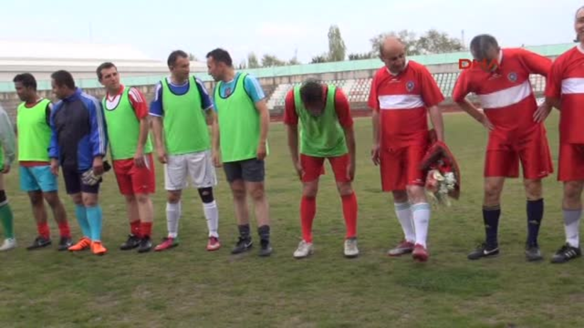 Halis Özkahya\'dan Futbol Şov