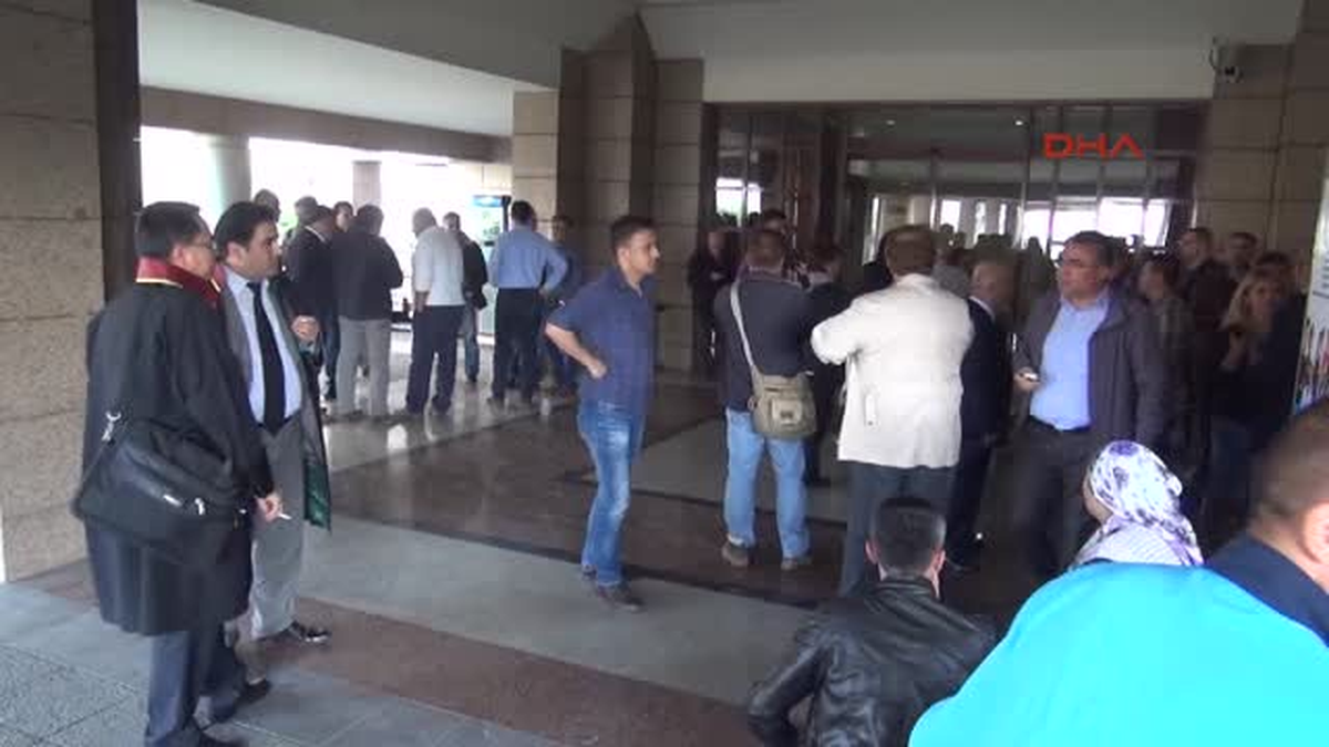 İzmir\'deki Bilgi Belge Davası\'nda 5 Tahliye