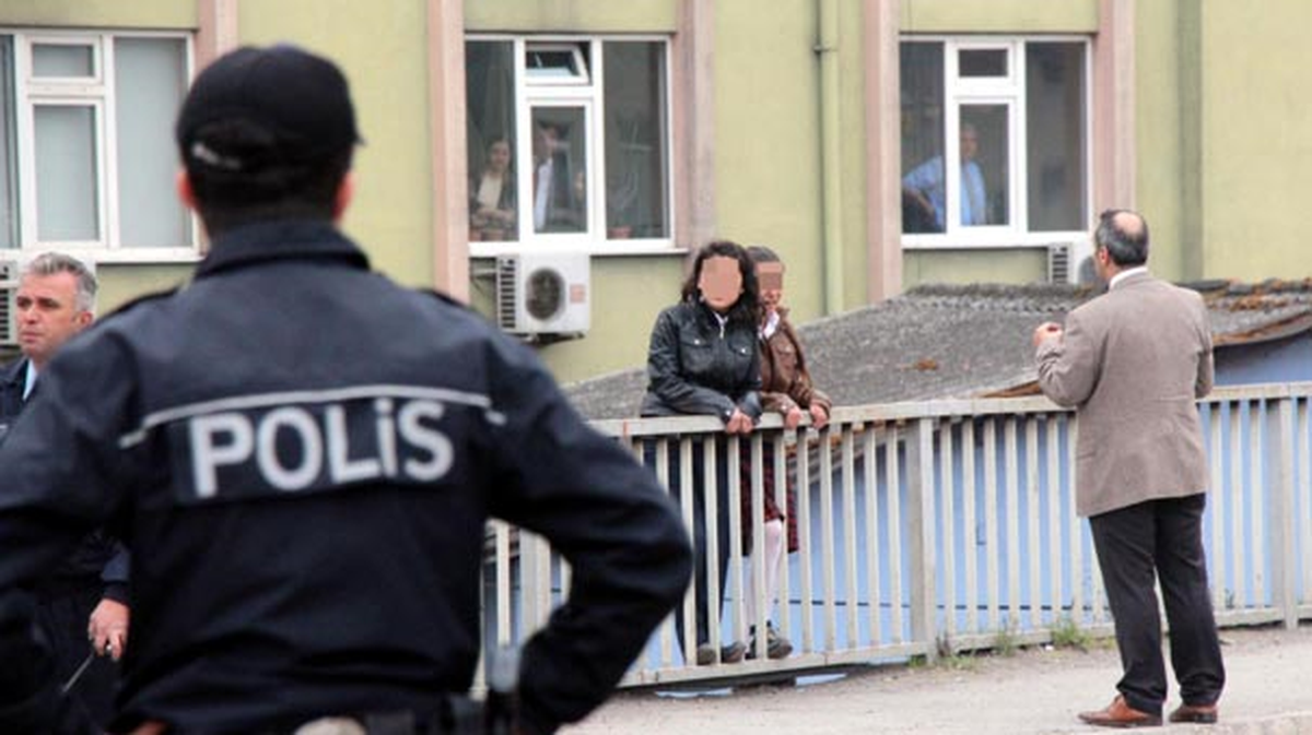 Koruma Altındaki 2 Kardeş İntihara Kalkıştı