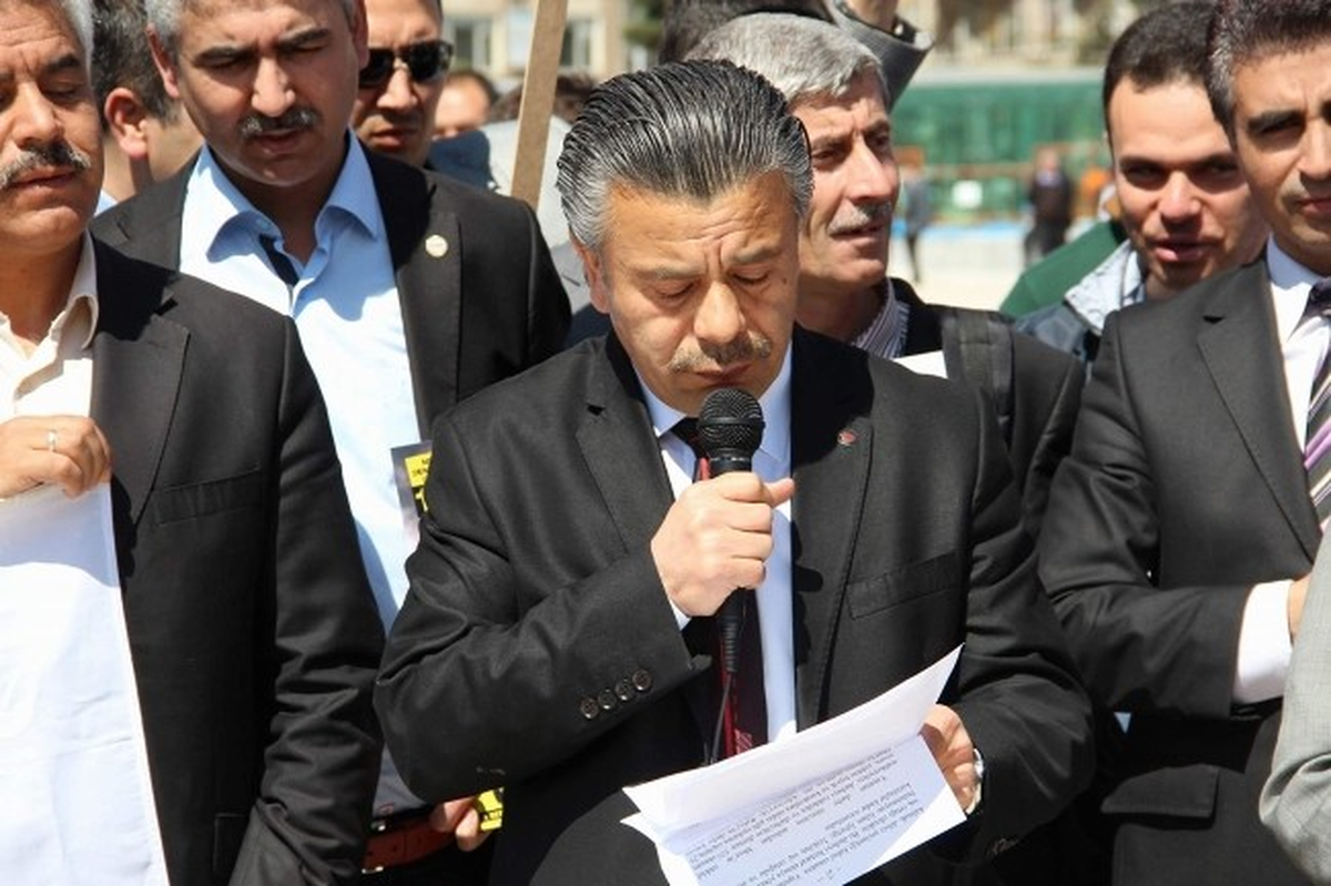 Memur-Sen Mısırda Yaşananları Protesto Etti
