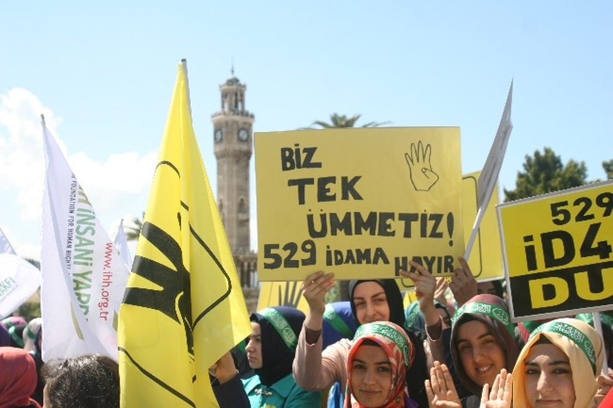 Mısır\'daki İdam Kararlarına İzmir\'den Tepki