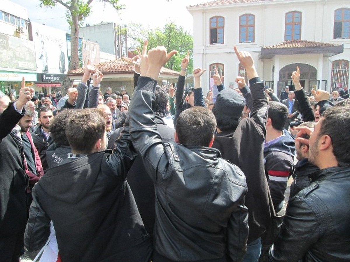 Sakarya\'da Mısır\'da Çıkan İdam Cezalarına Tepki