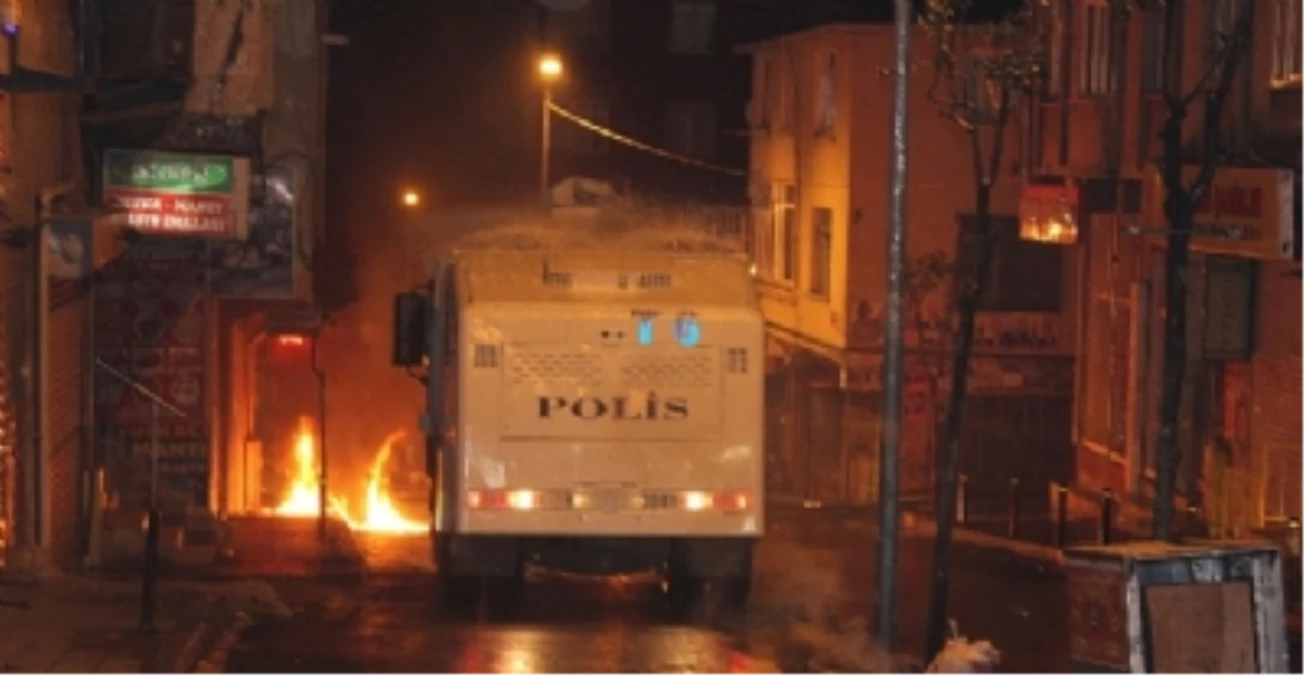 Sancaktepe\'de İzinsiz Gösteriye Polis Müdahalesi