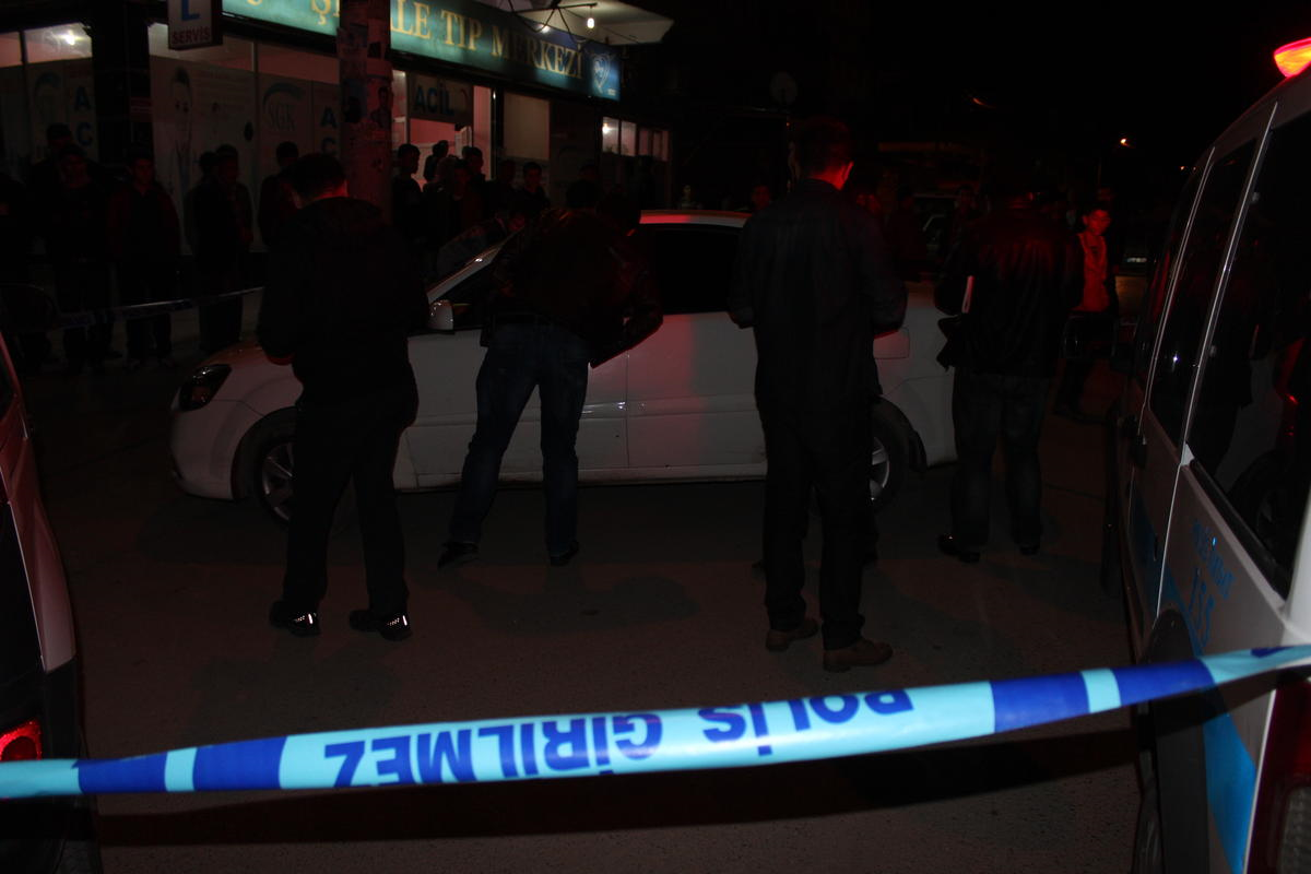 Şanlıurfa\'da Suriyeliler Arasında Silahlı Kavga: 3 Yaralı
