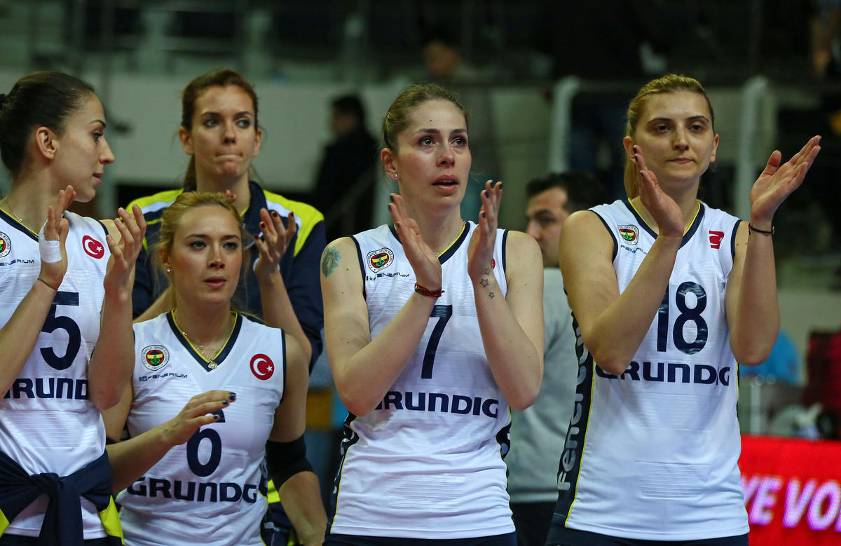 Fenerbahçe: 3 Eczacıbaşı VitrA: 2