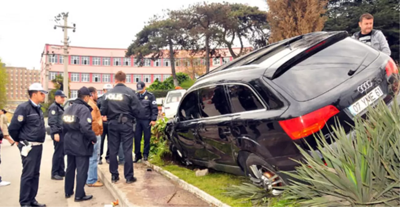 Zonguldak\'ta Cip Yeşil Alana Düştü: 5 Yaralı