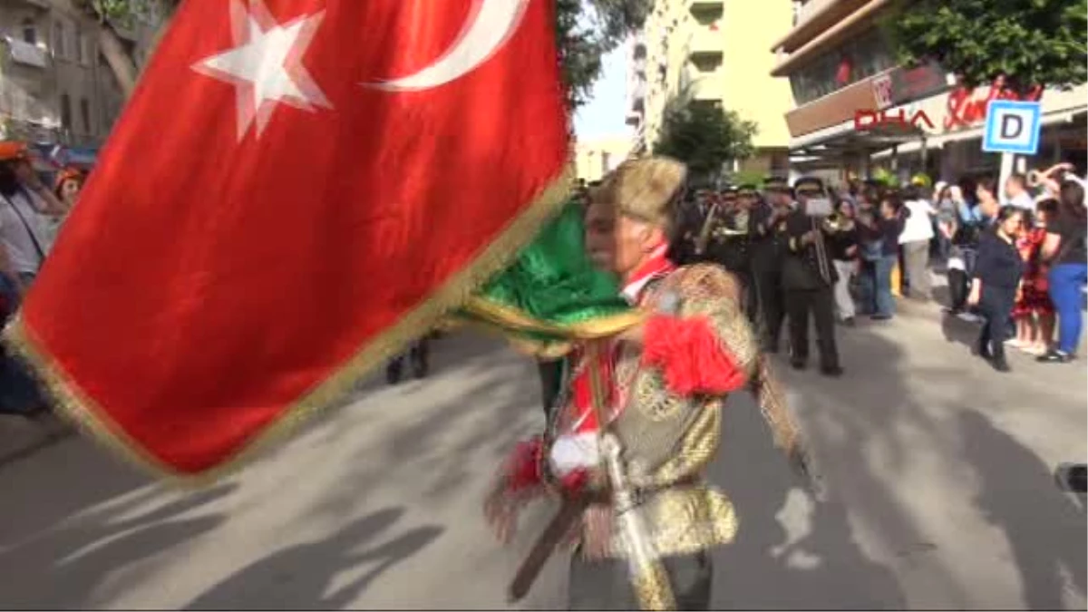Adana\'da 20 Bin Kişilik Karnaval Yürüyüşü" Haberine Ek