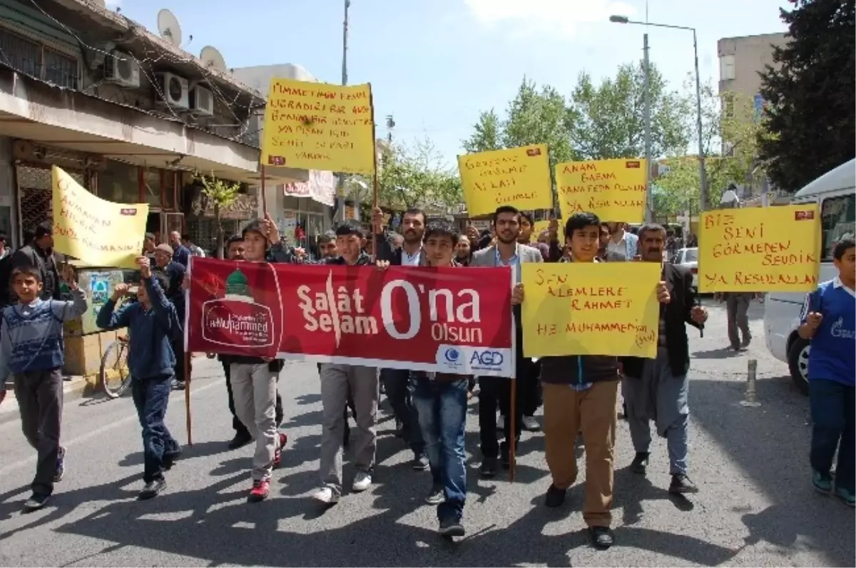 Adıyaman\'da, Kutlu Doğum Haftası Yürüyüşü Yapıldı