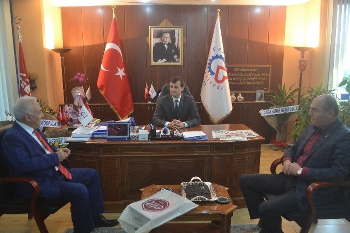 AK Parti\'den CHP\'li Akay\'a Hayırlı Olsun Ziyareti