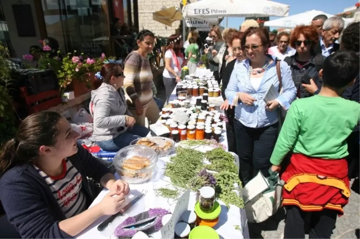 Alaçatı 5.ot Festivali ile Cıvıl Cıvıl