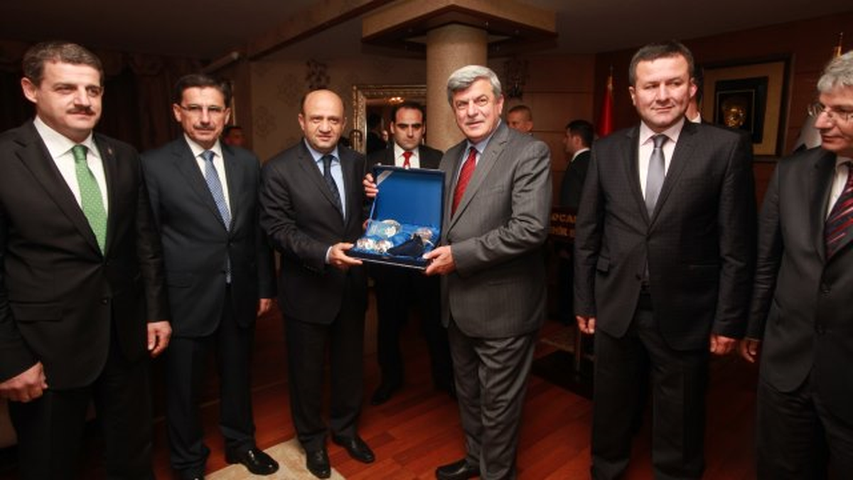 Bakan Işık\'tan Başkan Karaosmanoğlu\'na Tebrik Ziyareti