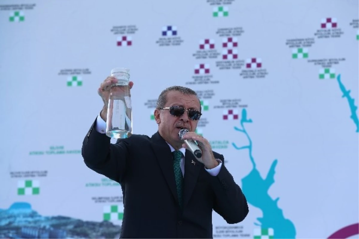 Başbakan Erdoğan: "Anayasa Mahkemesi\'nin Yaptığı Siyasete, İdareye Bir Müdahaledir"