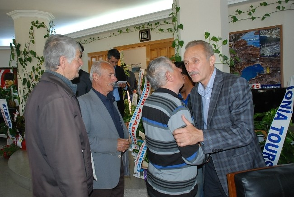 Başkan Atabay, Makamında Tebrikleri Kabul Etti
