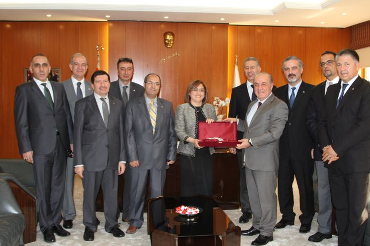 Tuğgeneral Güneş\'ten Fatma Şahin\'e Ziyaret