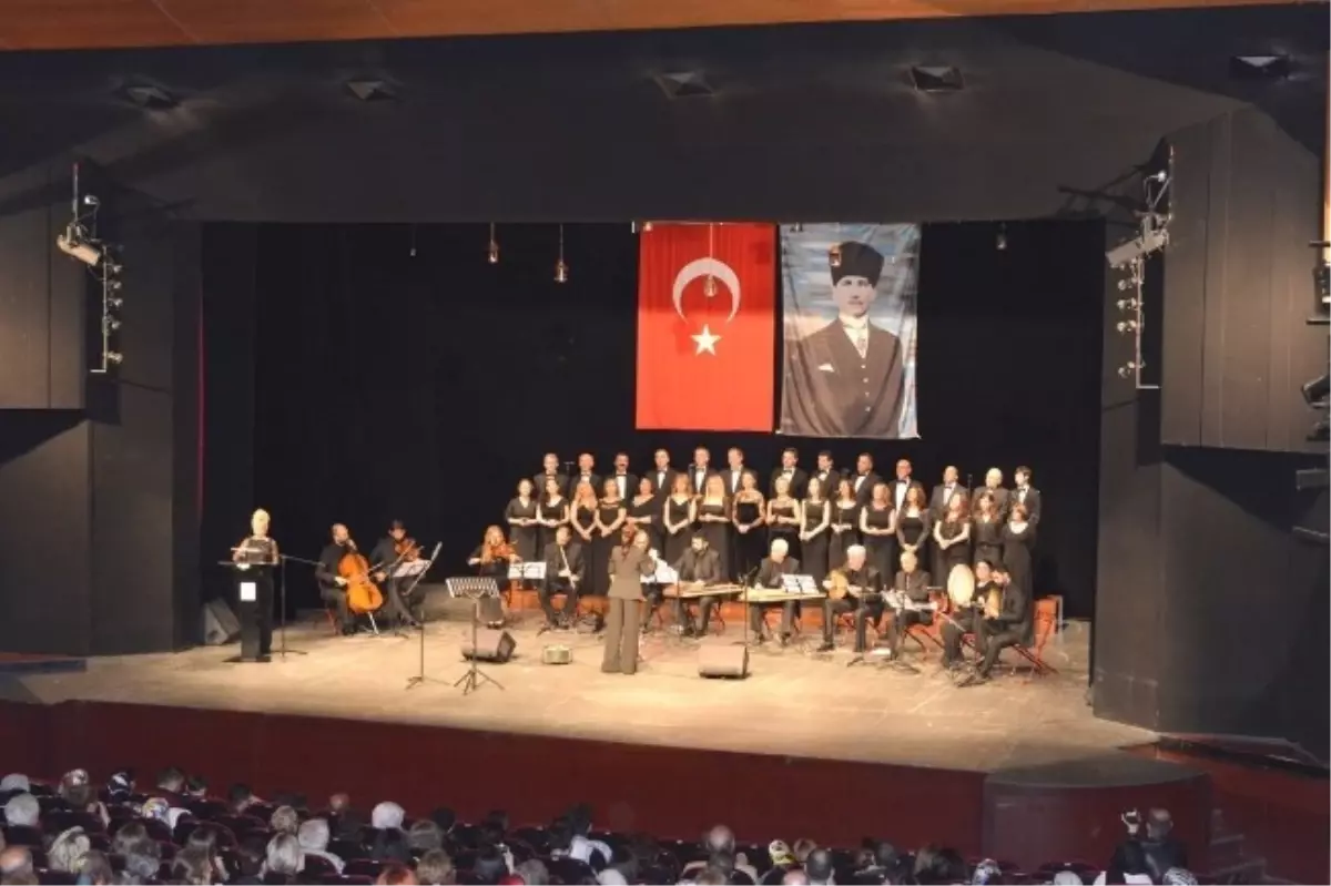 Büyükşehir Tsm Korosu\'ndan Muhteşem Konser