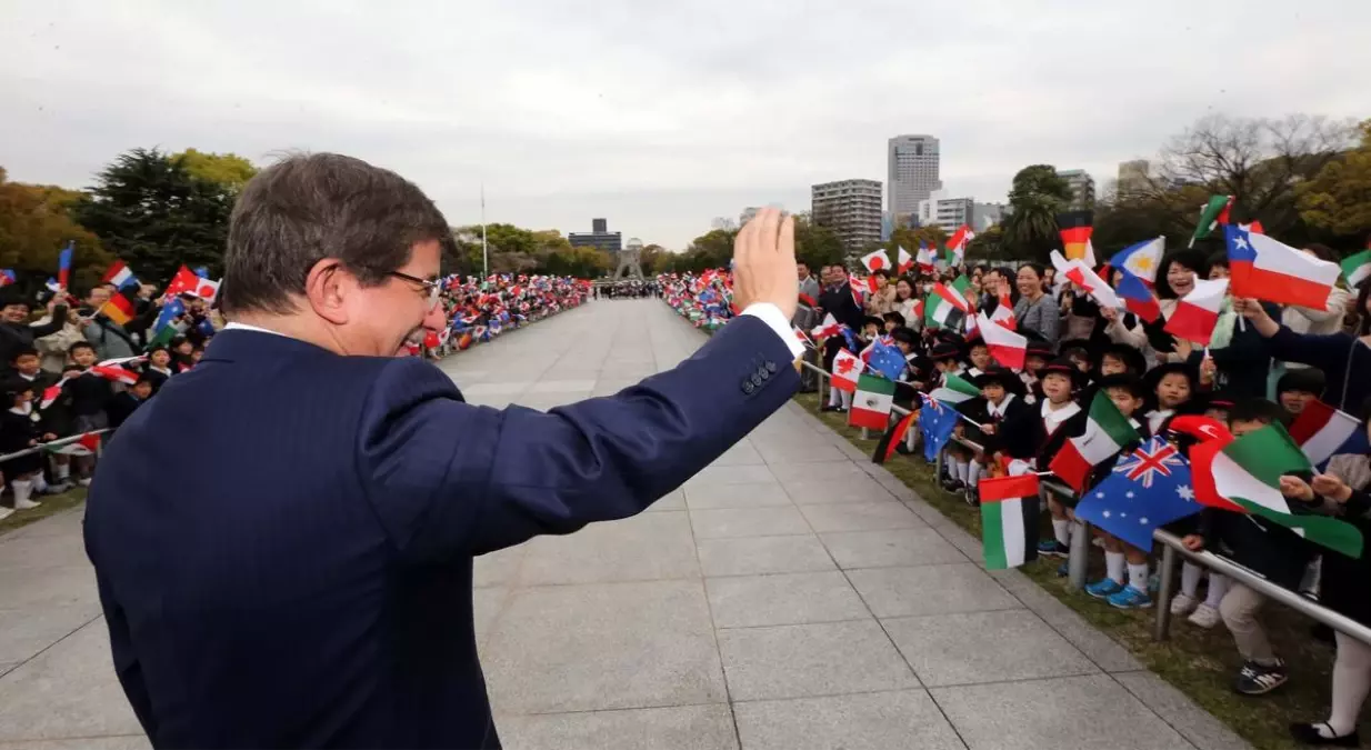 Dışişleri Bakanı Davutoğlu Japonya\'da