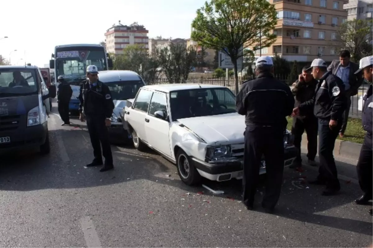 Gaziantep\'te Zincirleme Trafik Kazası: 9 Yaralı