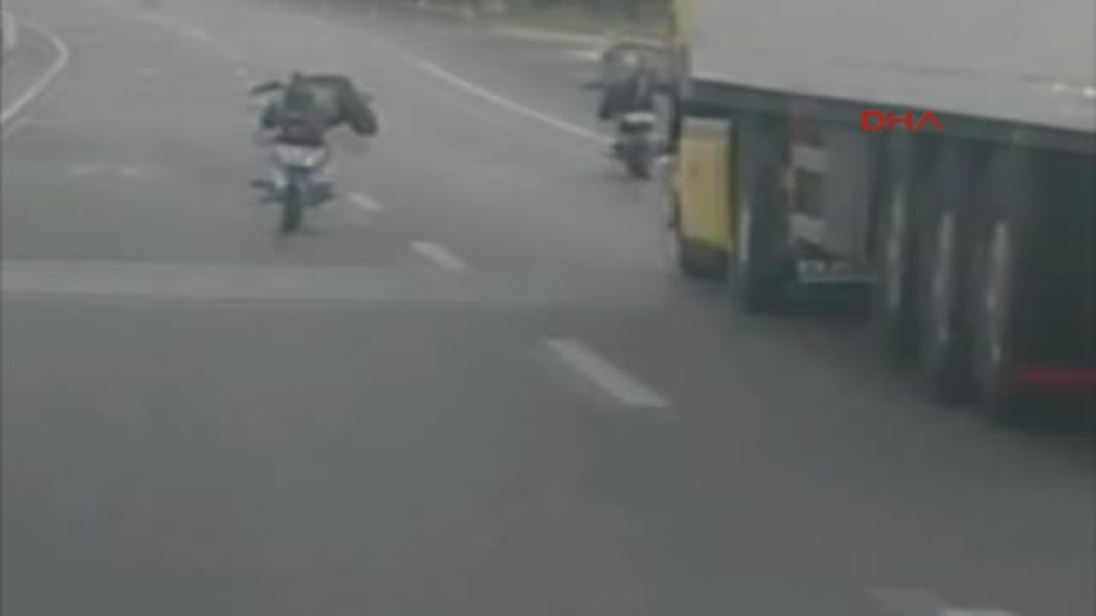 İşte Trafiği Tehlikeye Sokan Trafik Canavarları
