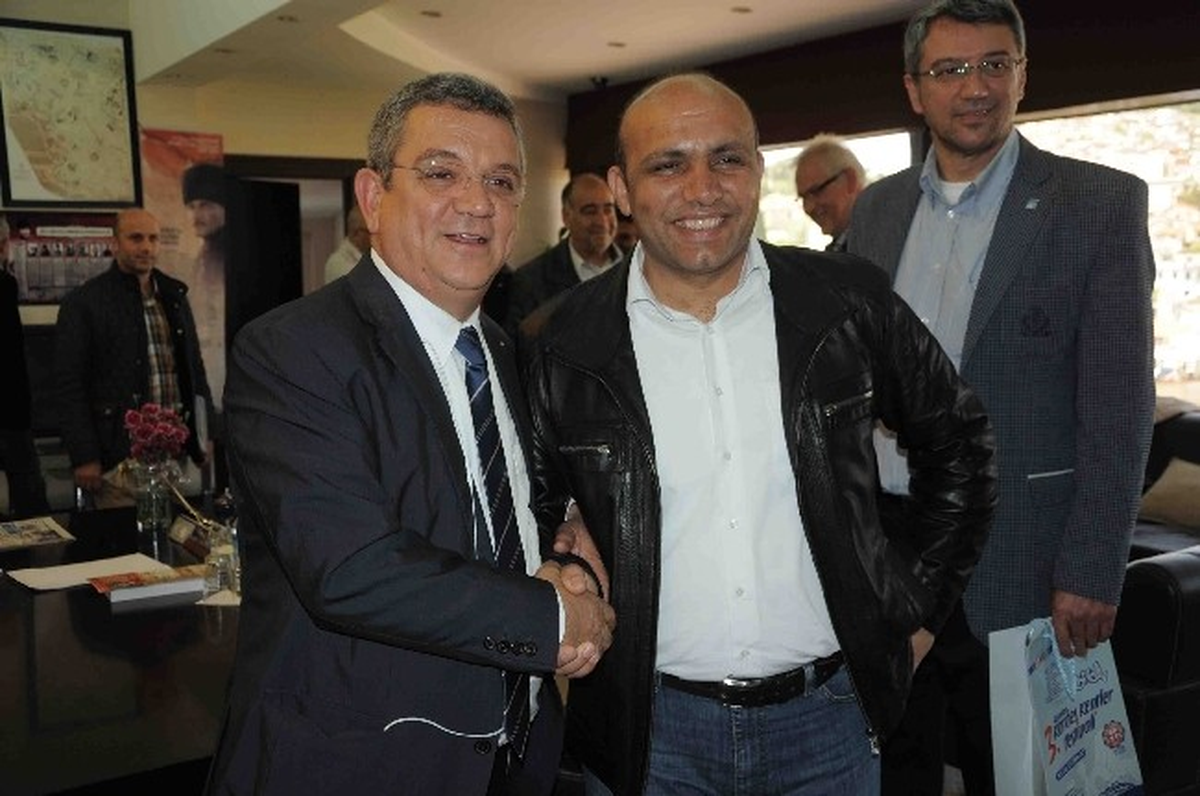Kuşadası CHP İlçe Yönetimi, Başkan Kayalı\'yı Ziyaret Etti