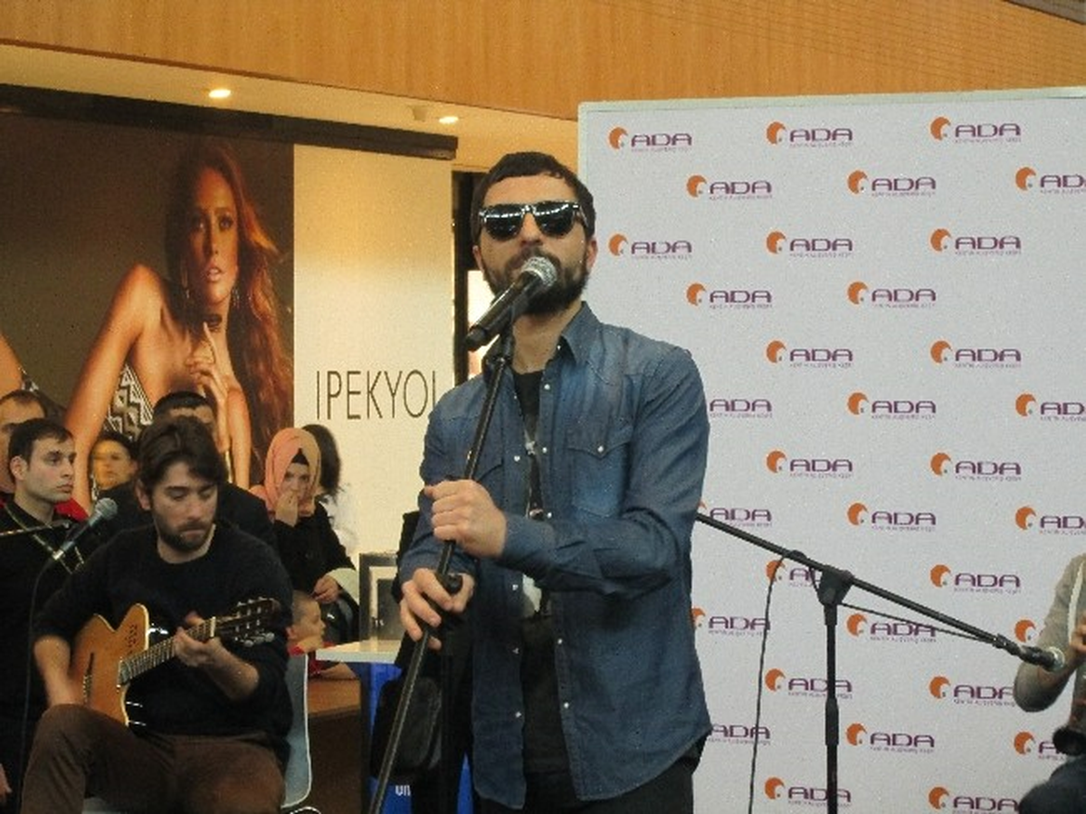 Mehmet Erdem Hayranlarıyla Buluştu