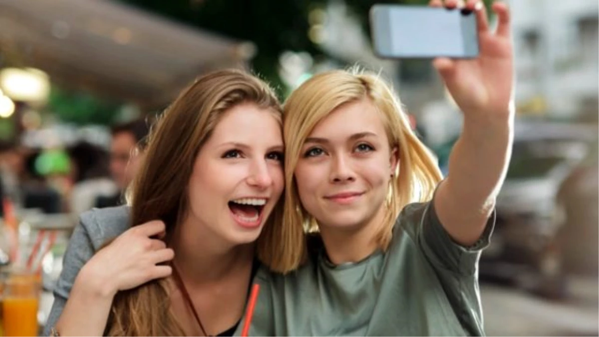 Selfie Çılgınlığı ile Estetik Kaygı Tavan Yaptı