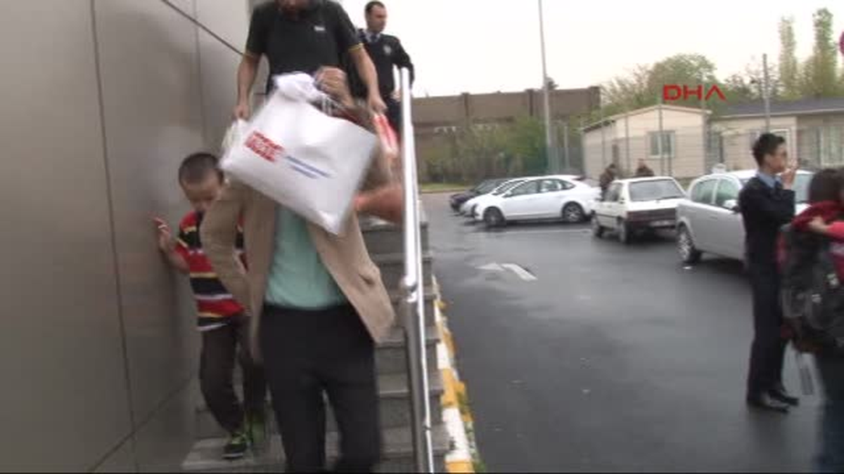 Uygur Türkleri Yabancılar Şubesine Götürüldü