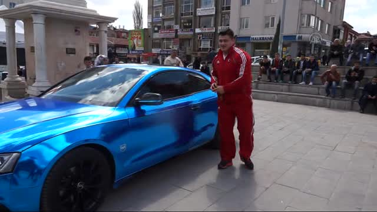 Avrupa şampiyonu Rıza Kayaalp memleketinde coşkuyla karşılandı -