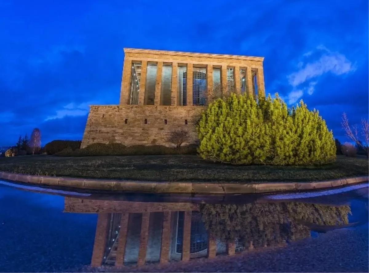 Bir Işık da Sen Yak\' Anıtkabir\'de