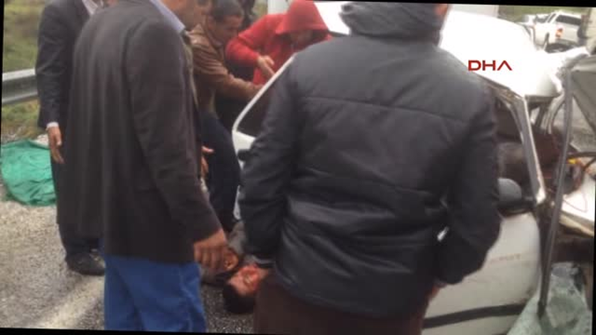 Bitlis\'te Trafik Kazası: 2, Ölü 2 Yaralı