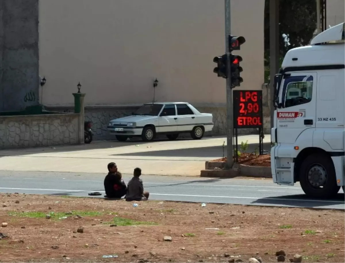 Kavşaktaki Dilenciler, Tehlike Oluşturuyor