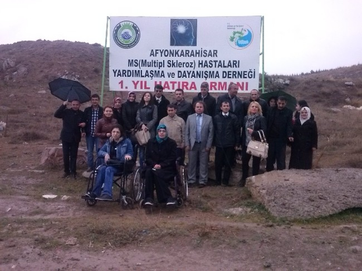 Afyonkarahisar\'daki MS Hastaları Ağaç Dikti