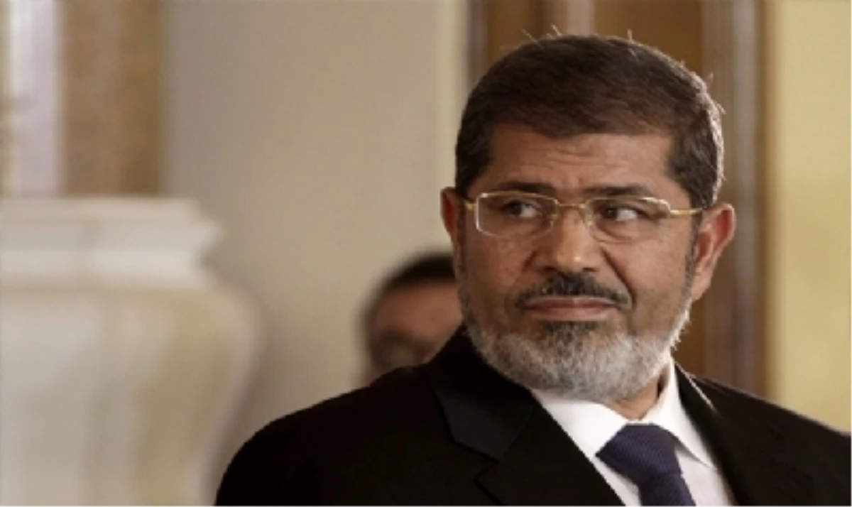 Mursi ve İhvan Yetkililerinin Duruşması Ertelendi