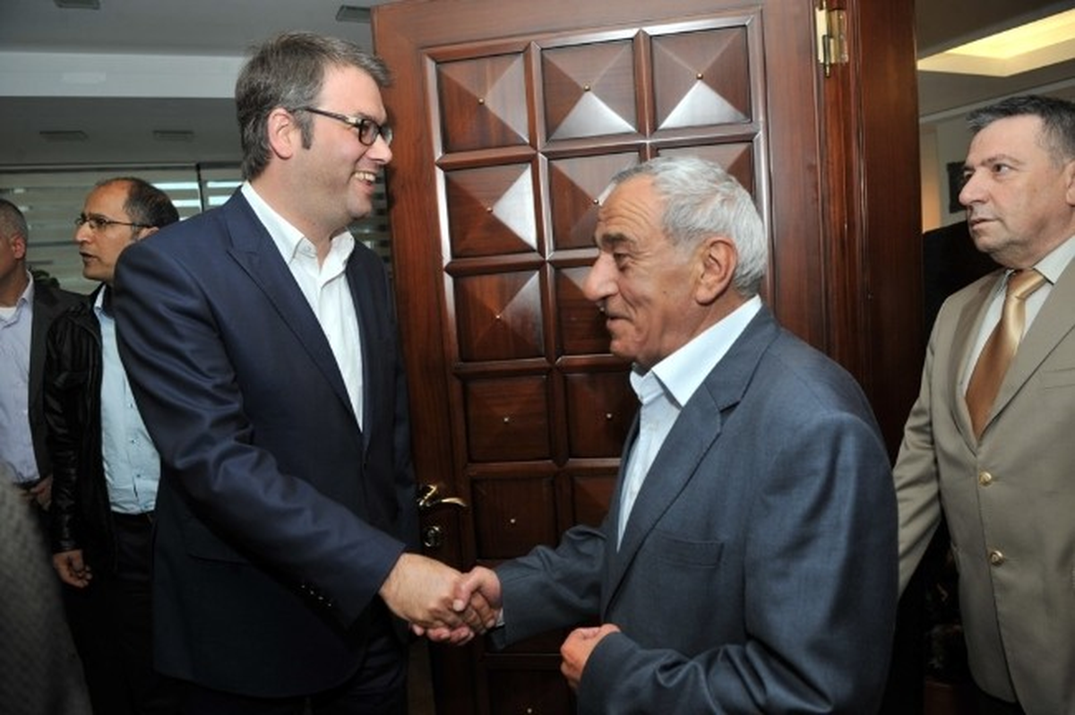 Buca\'nın Başkanı Piriştina\'ya Esnaf Morali