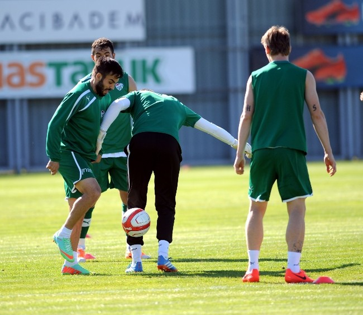 Bursaspor\'da Galatasaray Maçının Hazırlıkları Sürüyor