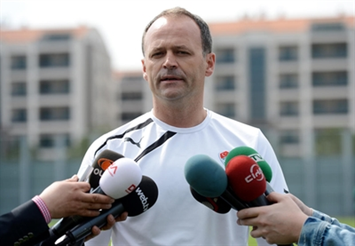 Bursaspor Teknik Direktörü Buz Açıklaması