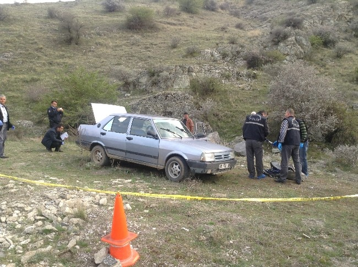 Dini Nikahlı Eşini Vurup İntihar Etti