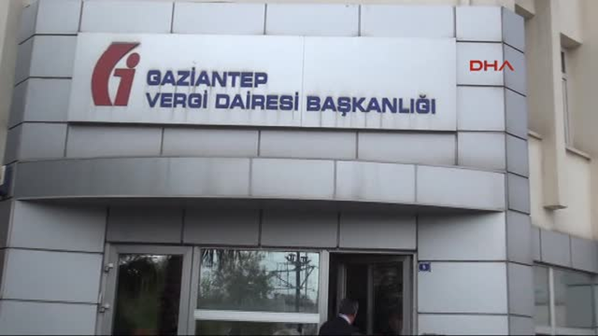 Gaziantep\'te KESK Üyeleri Maaş Bordrolarını Yaktı