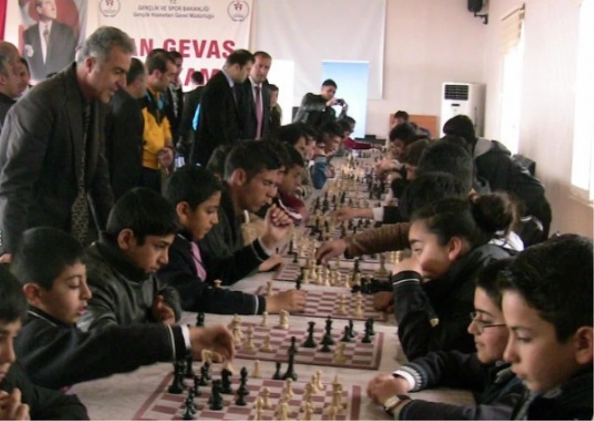Gevaş\'ta Satranç Turnuvası Yapıldı