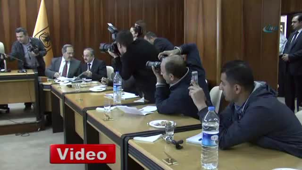 İlk Başörtülü Rektörden İddialara Yanıt